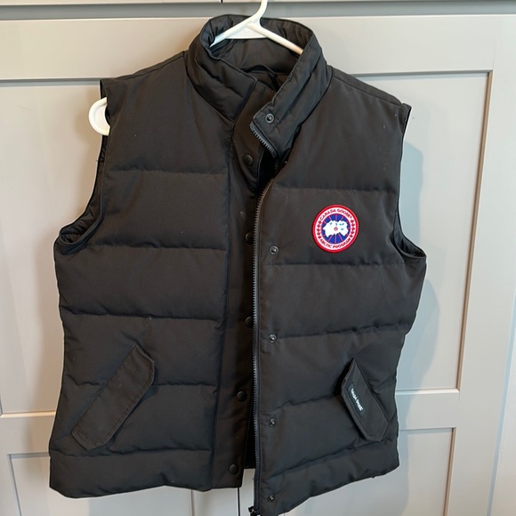 Canada Goose Jackets & Blazers - Womens Canada goose black large vest slim fitting
